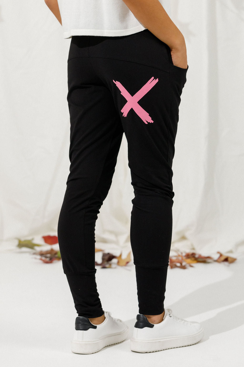 Apartment Pants Black With Candy Pink X