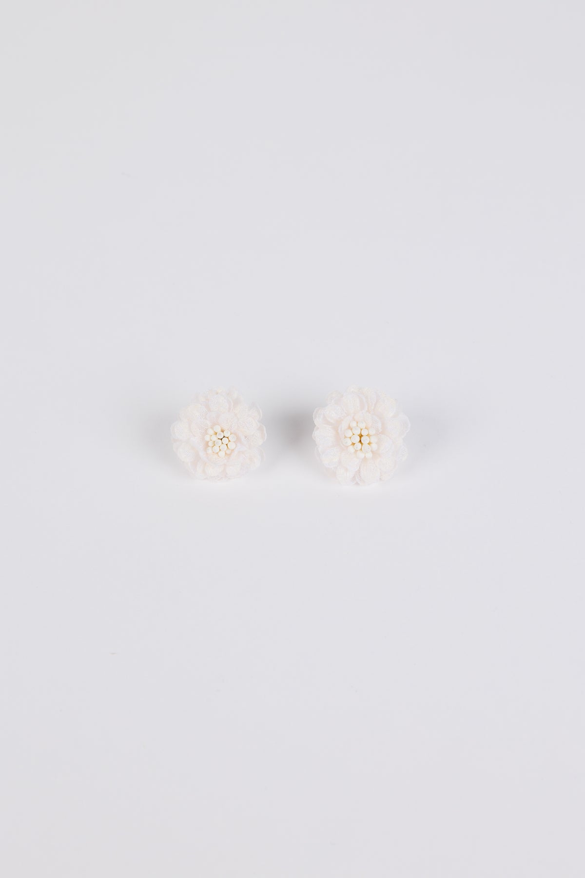 Dhalia Earrings White