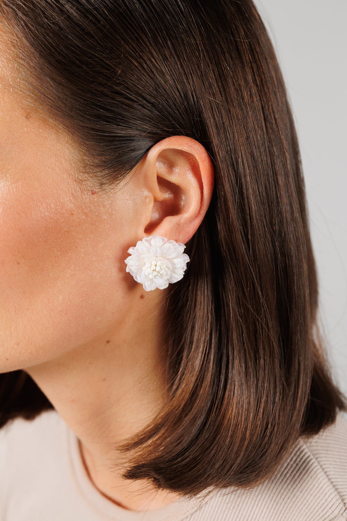 Dhalia Earrings White