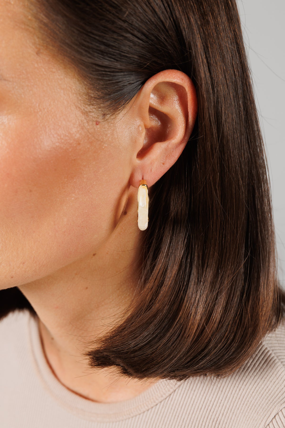 Liana Earrings White