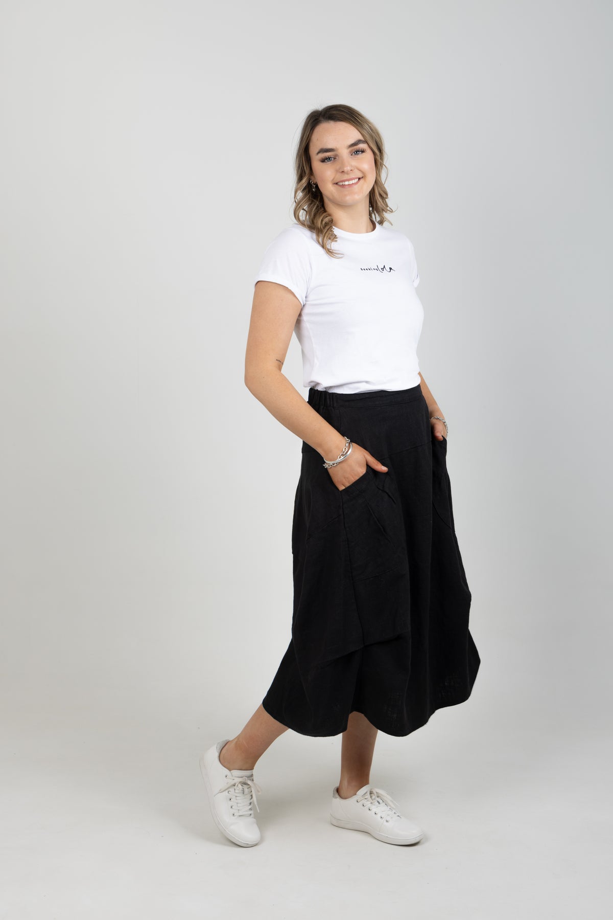 Milwaukee Fiesta Skirt Black in Slub Linen