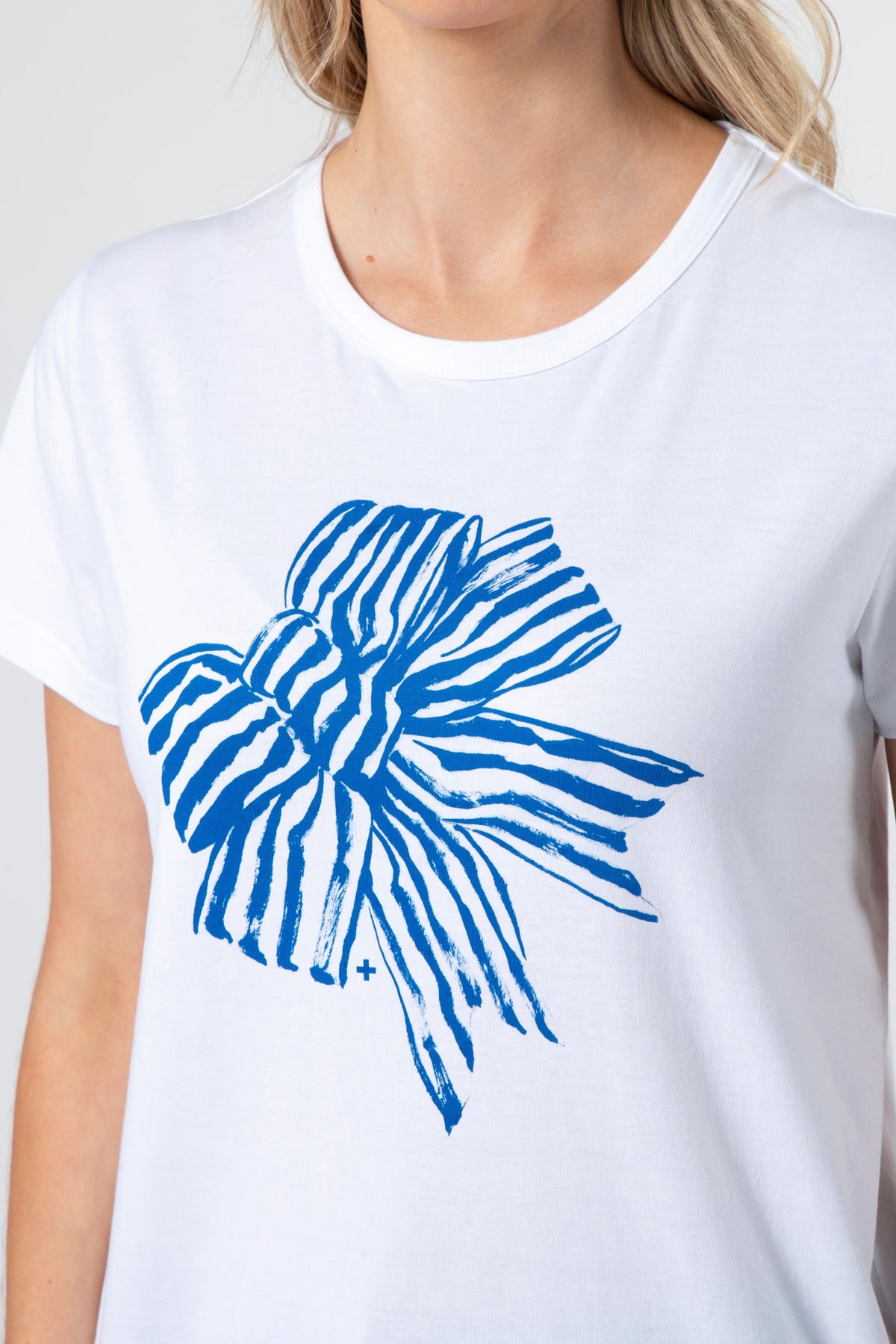 T-Shirt White Bowtiful Blue