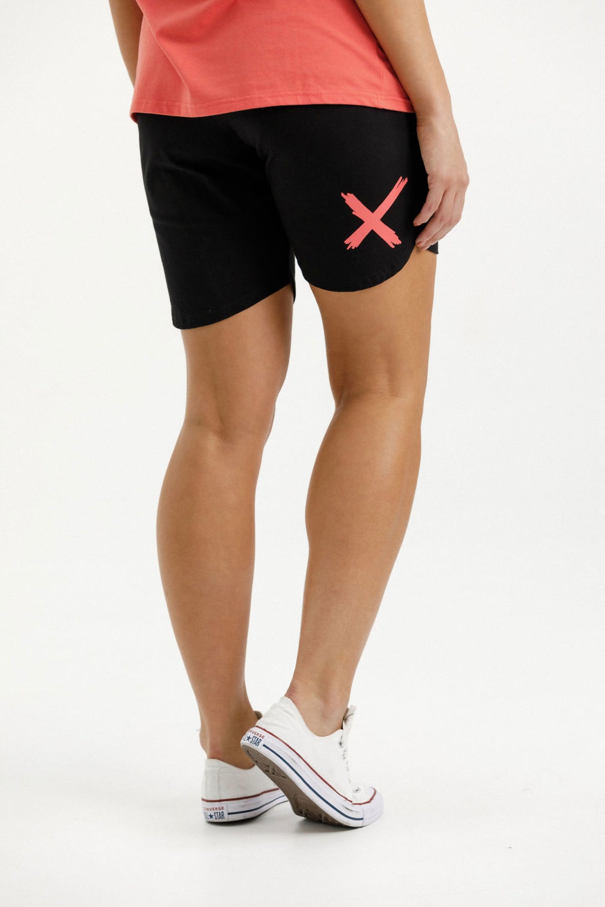 Apartment Shorts Black With Berry X