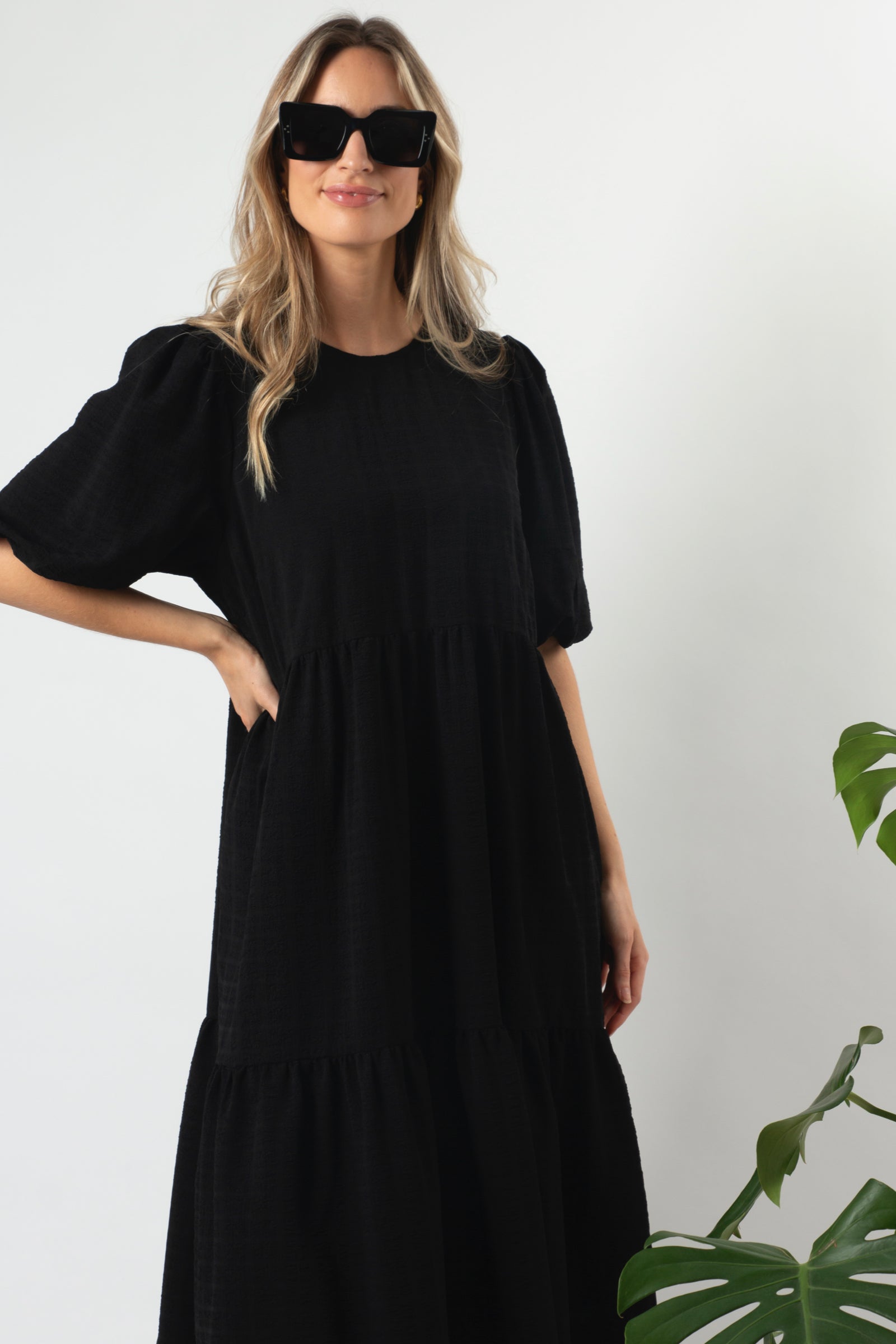 Black on sale dress website