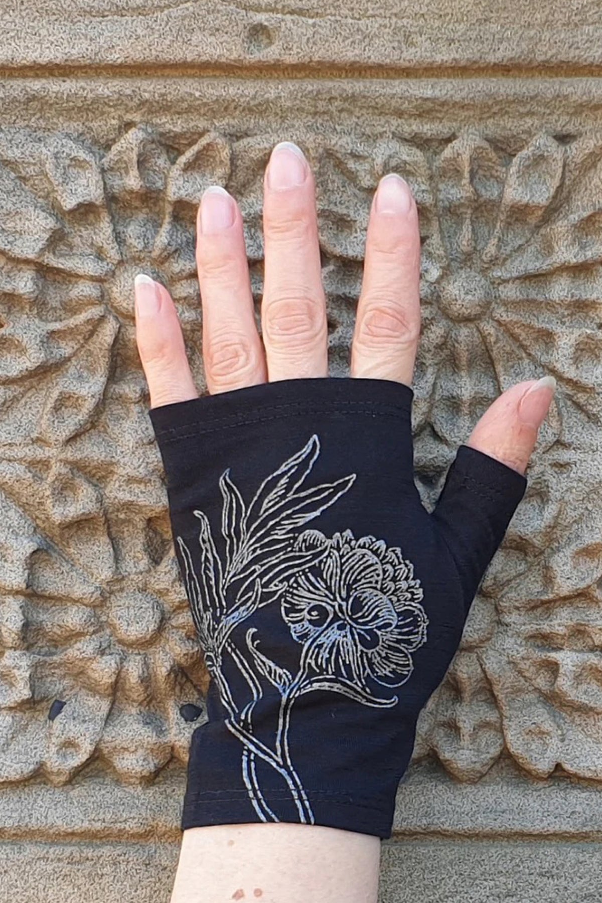 Hobo Length Black Peony Print Lead Fingerless Gloves